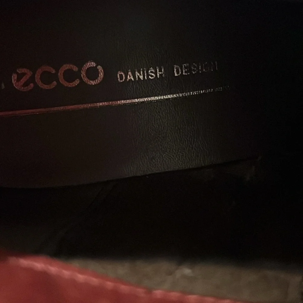 Ecco HYDRO MAX Suede Ankle Boots - Picture 9 of 10